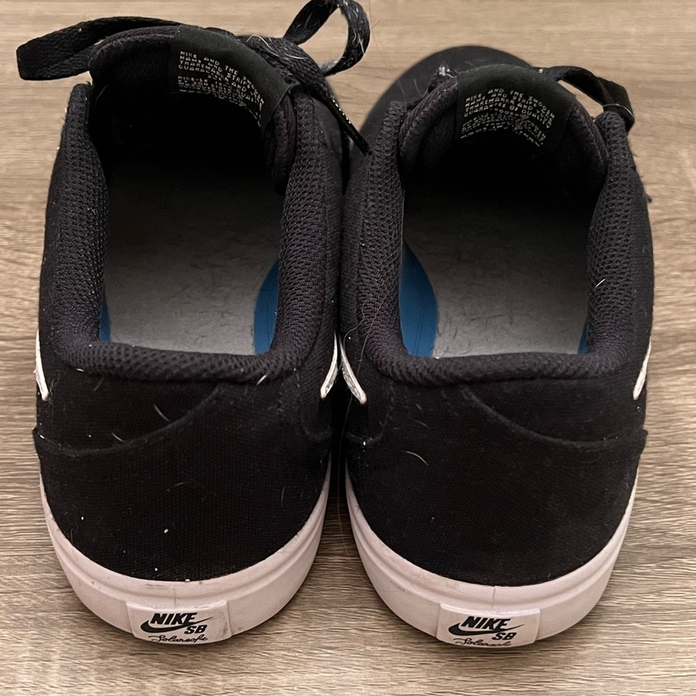 Nike Black court shoes, size 10 - Picture 3 of 6